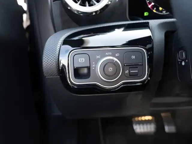 Mercedes-Benz CLA 220