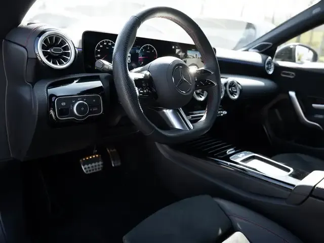 Mercedes-Benz CLA 220