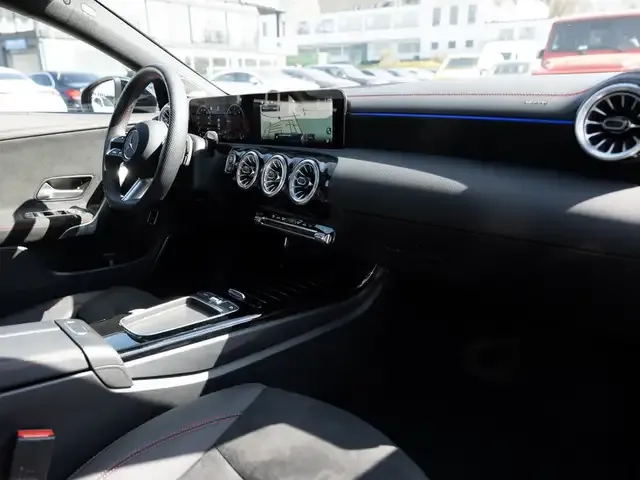 Mercedes-Benz CLA 220