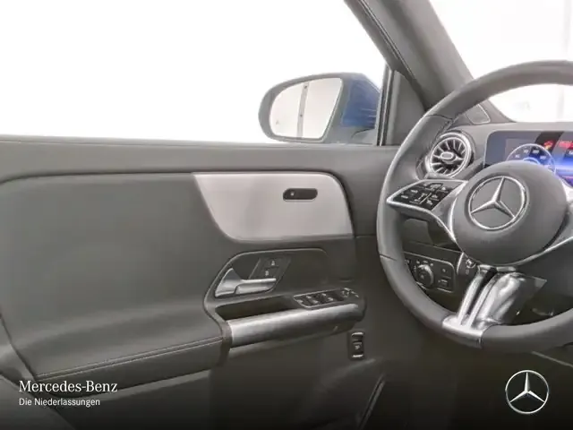 Mercedes-Benz EQA 300