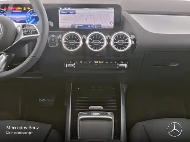 Mercedes-Benz EQA 300