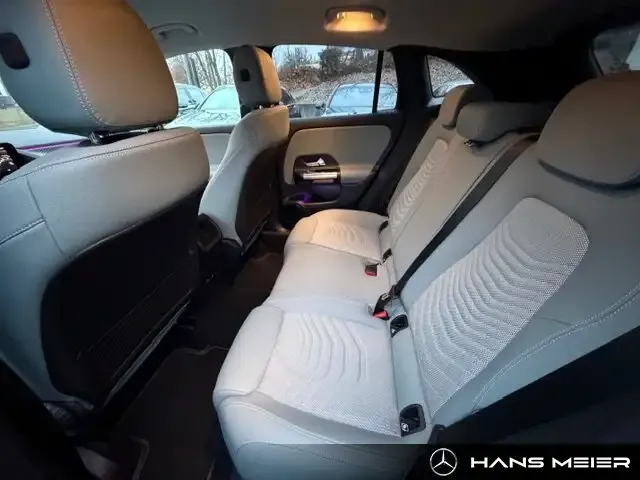 Mercedes-Benz GLA 220