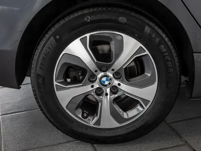 BMW 216