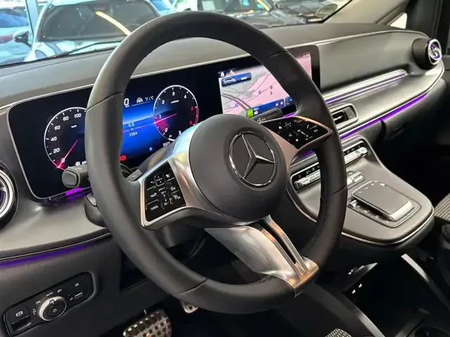 Mercedes-Benz V 250