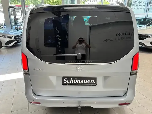 Mercedes-Benz V 250