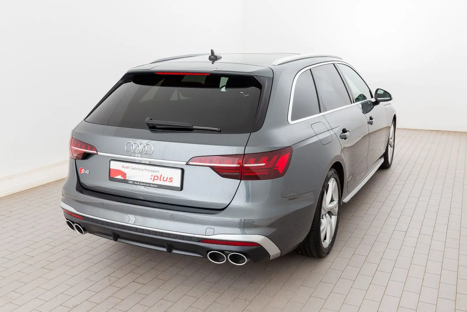 Audi S4