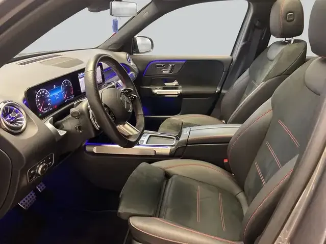 Mercedes-Benz GLB 200