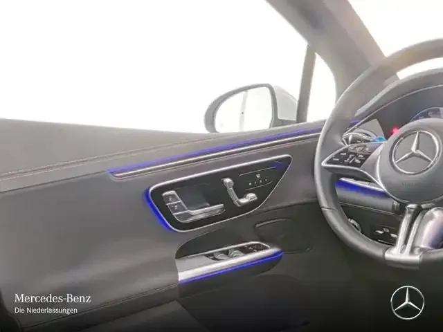 Mercedes-Benz EQE 300