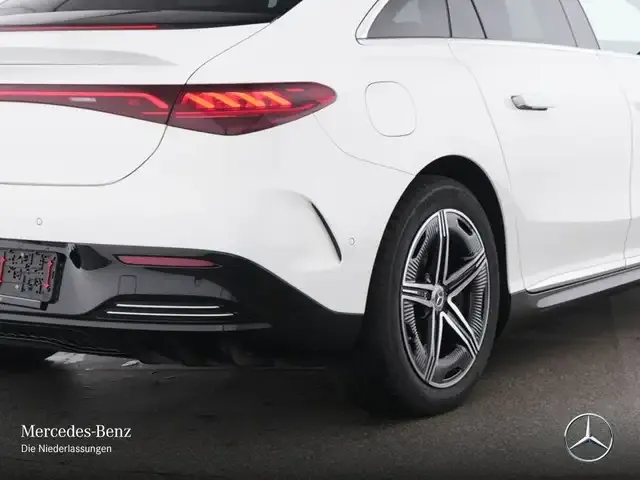 Mercedes-Benz EQE 300