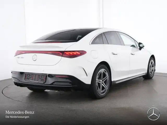 Mercedes-Benz EQE 300