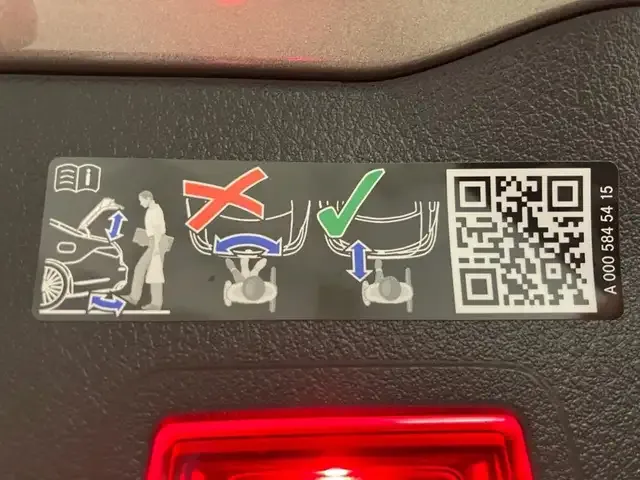 Mercedes-Benz EQB 350