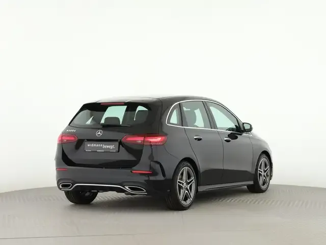 Mercedes-Benz B 220