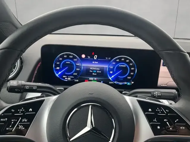 Mercedes-Benz EQB 350