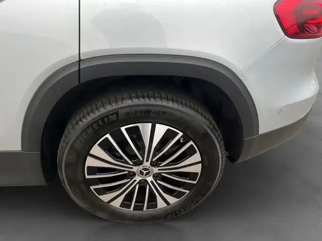 Mercedes-Benz EQB 350