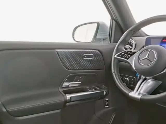 Mercedes-Benz EQB 350