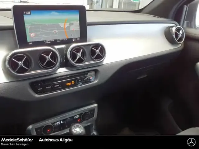 Mercedes-Benz X 350
