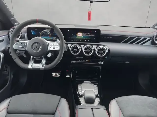 Mercedes-Benz CLA 45 AMG