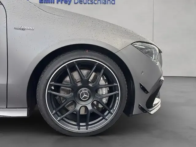 Mercedes-Benz CLA 45 AMG