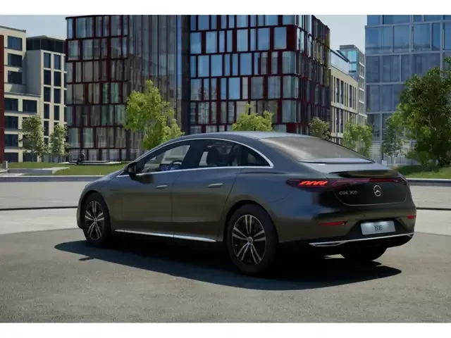 Mercedes-Benz EQE 300