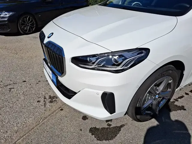 BMW 216