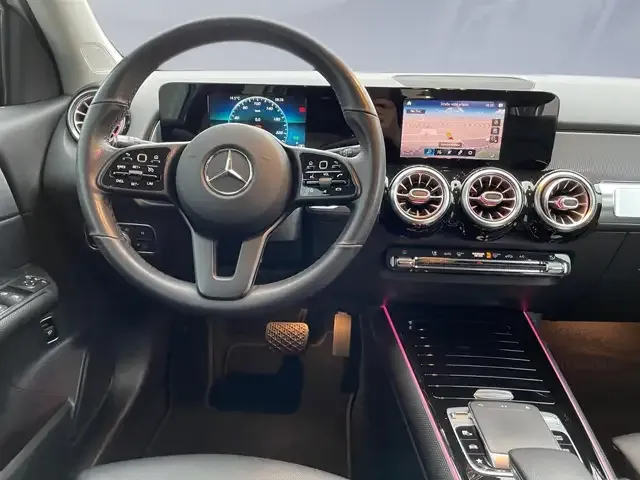 Mercedes-Benz GLB 180