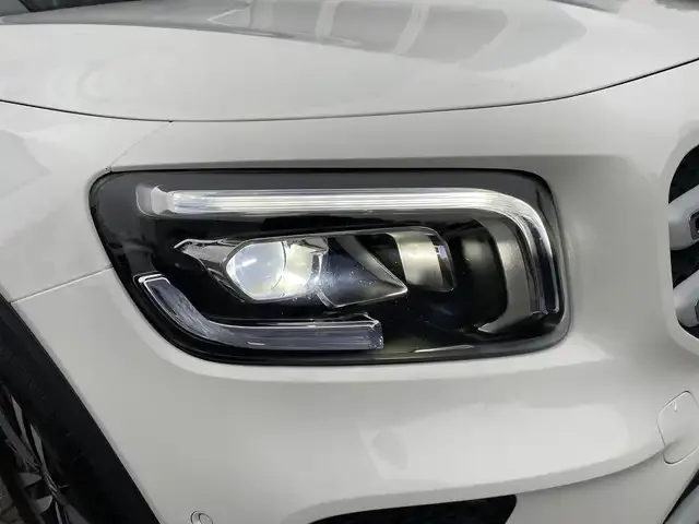 Mercedes-Benz GLB 180