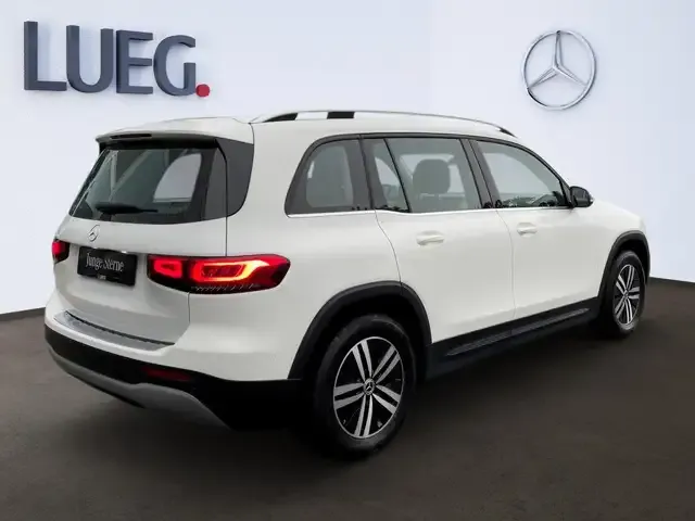 Mercedes-Benz GLB 180