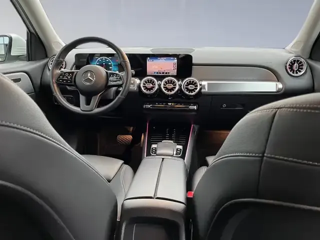 Mercedes-Benz GLB 180
