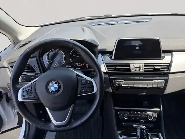 BMW 218