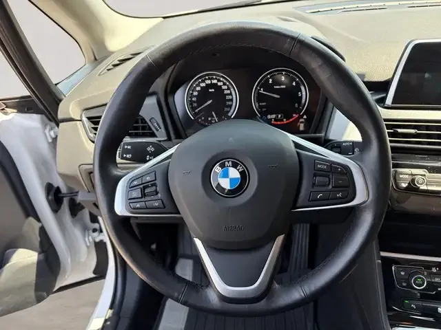 BMW 218