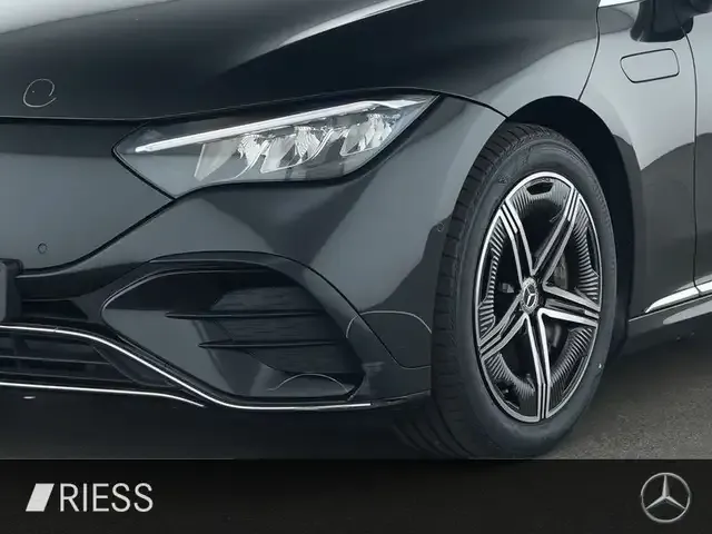 Mercedes-Benz EQE 300