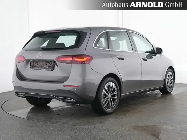Mercedes-Benz B 220
