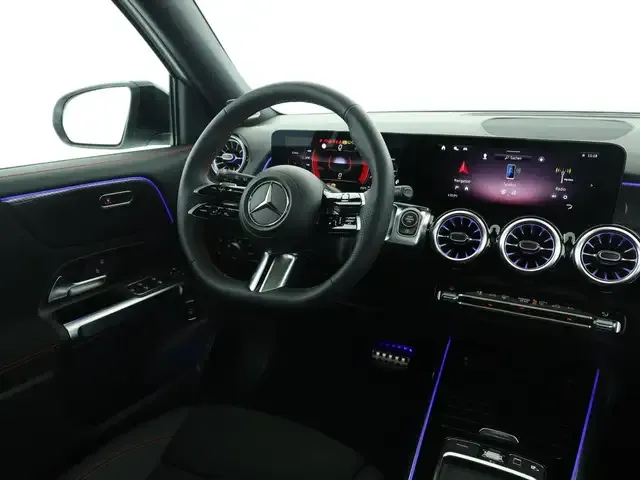 Mercedes-Benz GLB 220