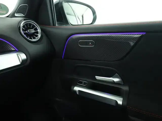 Mercedes-Benz GLB 220