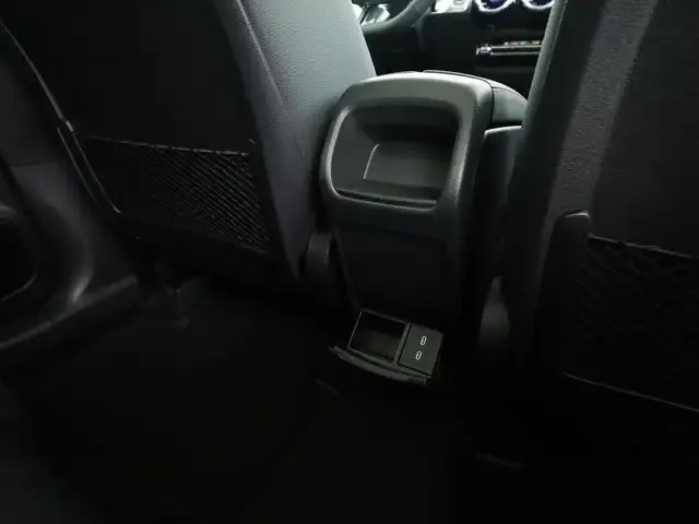 Mercedes-Benz GLB 220