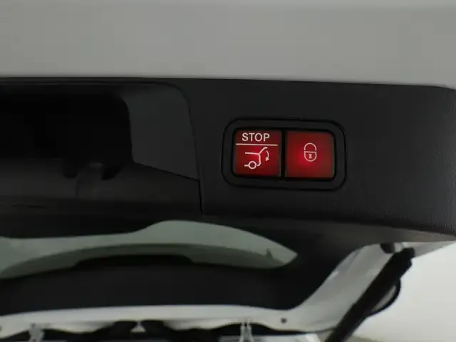 Mercedes-Benz GLB 220