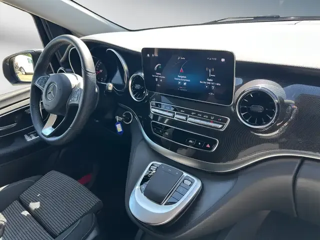 Mercedes-Benz V 220