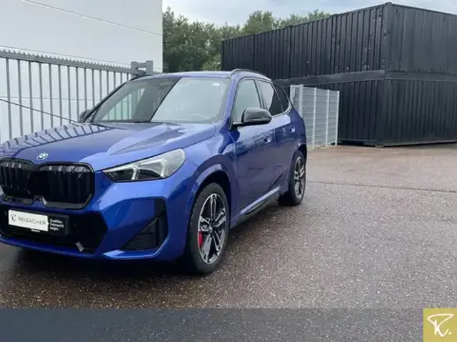 BMW iX1