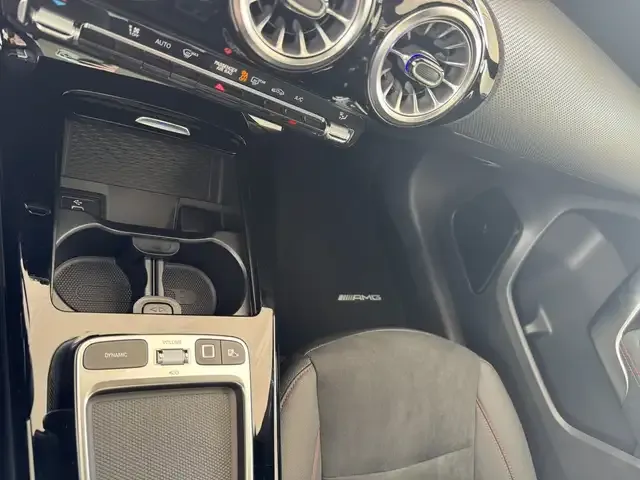 Mercedes-Benz A 220