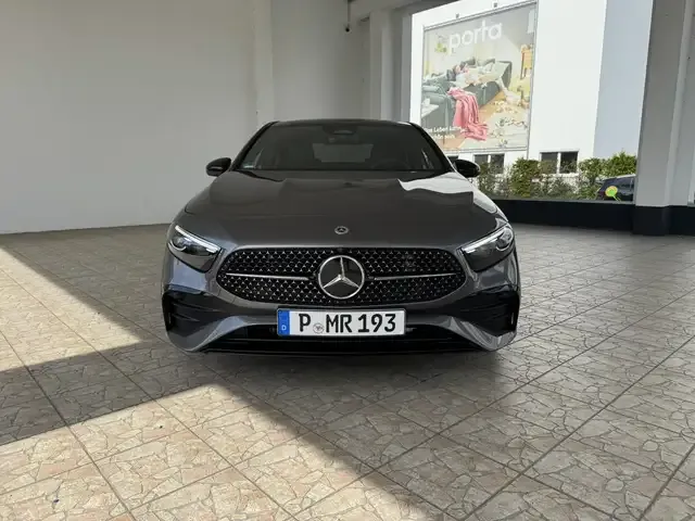 Mercedes-Benz A 220
