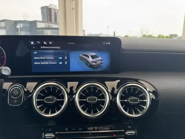 Mercedes-Benz A 220
