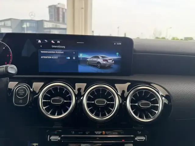 Mercedes-Benz A 220