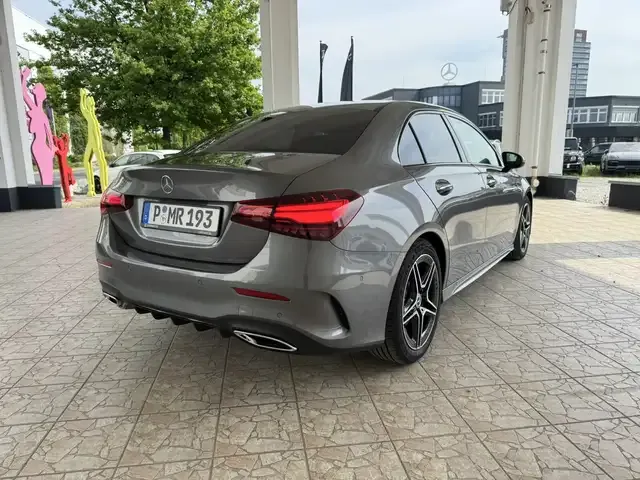 Mercedes-Benz A 220