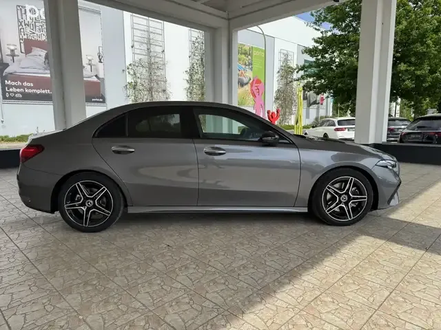 Mercedes-Benz A 220