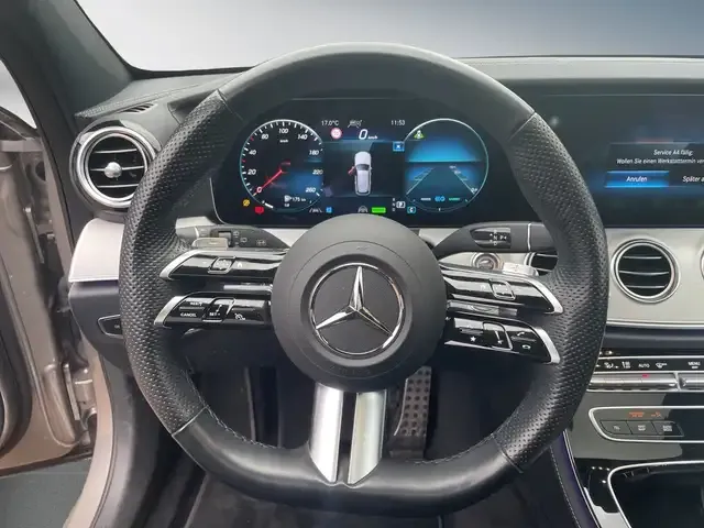 Mercedes-Benz E 220