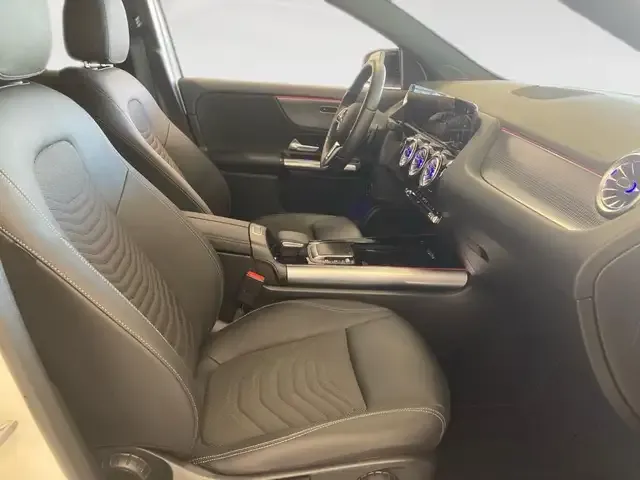 Mercedes-Benz EQA 300