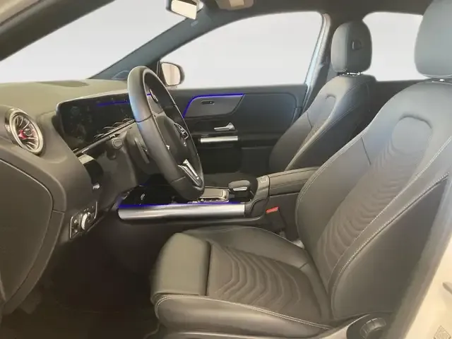 Mercedes-Benz EQA 300