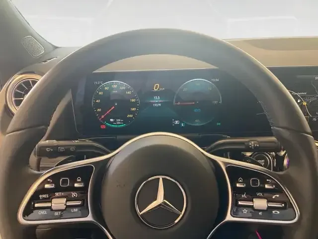 Mercedes-Benz EQA 300