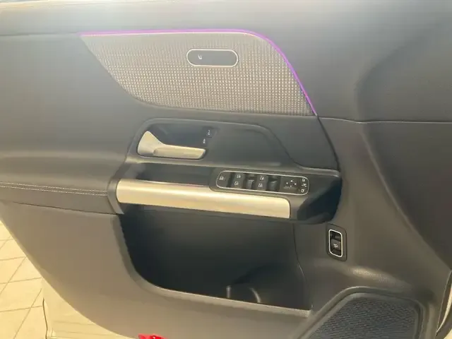 Mercedes-Benz EQA 300