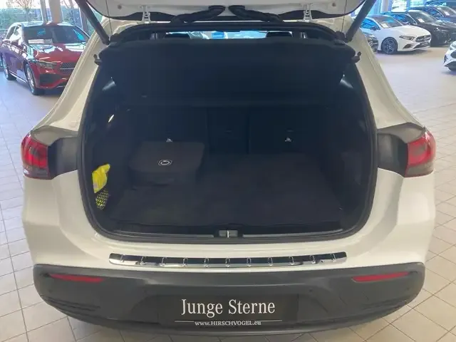 Mercedes-Benz EQA 300